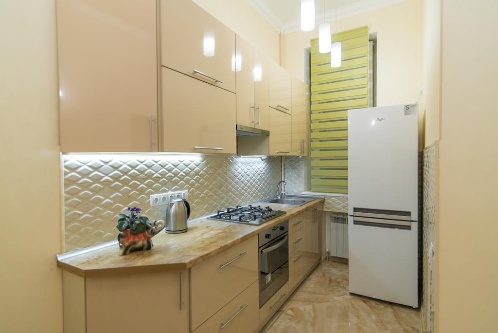 Vip Apartment Na Derebasovskoi Одеса Екстериор снимка